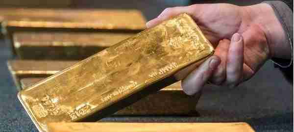 一斤黄金，一斤美刀，一斤百元大钞，3选1的话，聪明人会选哪个？