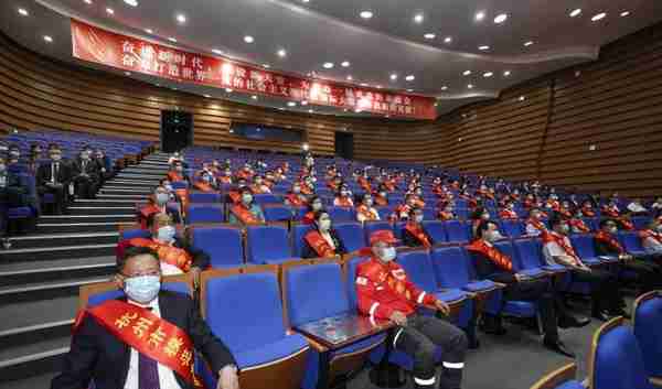 这些名字闪闪发光！杭州300名劳动模范和150个模范集体出炉