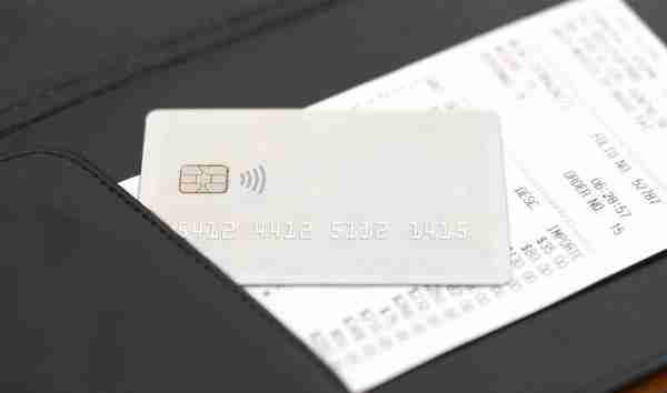 什么是信用卡？如何申请信用卡？使用信用卡要注意什么？