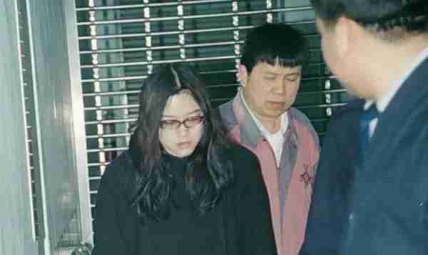 23年前，台湾省清华大学女研究生为争渣男，自制“王水”溶解闺蜜