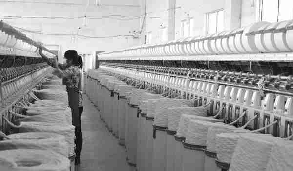 郑棉期价整体走高，难道是供应短缺？或是“拉棉纱出棉花”的套路