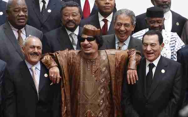 利比亚50第纳尔钞票上不可一世的“北非狂人”卡扎菲的巅峰与陨落