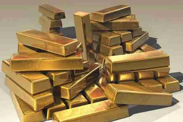 黄金价格飙升，国际金价突破每盎司2000美元，国内金价也创下新高