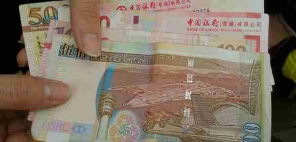 香港回归已经25年了，为何依旧是使用港币，而不是使用人民币呢？