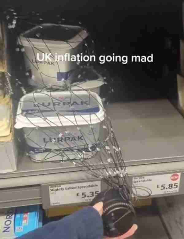 “通货膨胀太疯狂了”，英国网友发现超市一款黄油被“上了锁”……