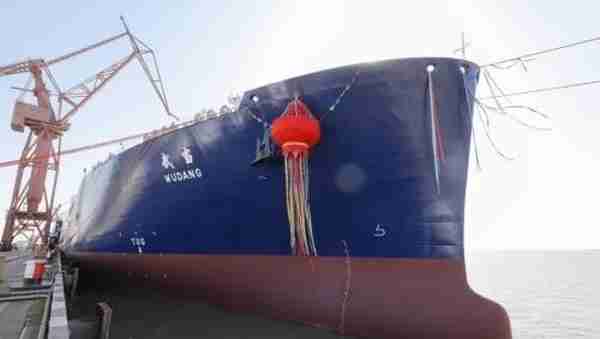 中远海能2022年扭亏为盈：国际油运运力踩准运价高位 LNG运输步入稳定收益期