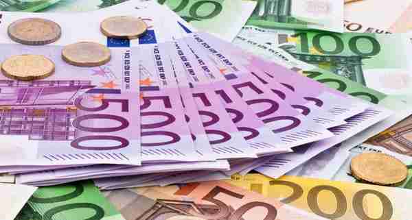10年来首次，1欧元兑换不到1美元，专家建议：中欧应加强货币互换
