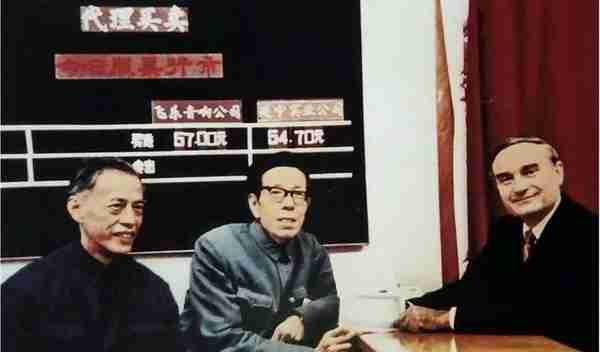 社会主义中国第一只股票，挂在了纽交所的大厅