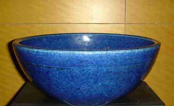 估价2.8个亿的宣德洒蓝釉钵，比鸡缸杯还要漂亮，可惜普通人没有