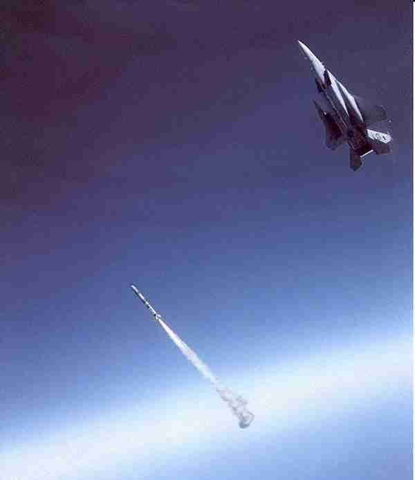 高边疆之谋·51｜俄大力发展反卫星武器，导弹、激光一起上