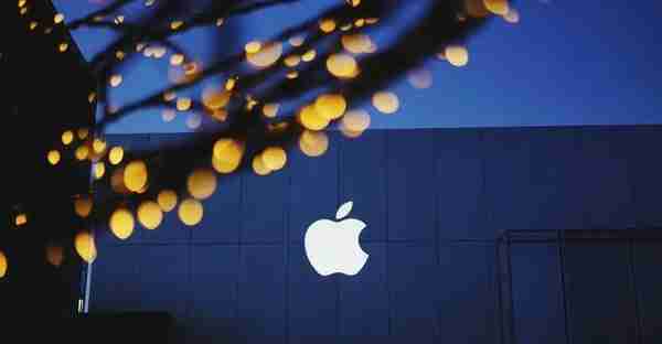 苹果高管离职潮到来，库克带头降薪40%，一年少赚2.36亿人民币？