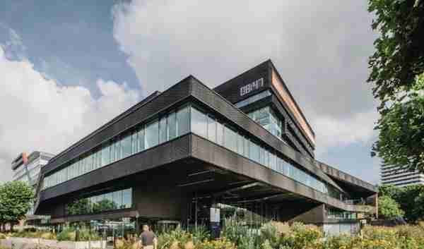 UNStudio改造荷兰银行总部大楼；泊赫设计打造蔚来长沙体验中心