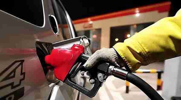4月17日国内油价或将大涨，当前预计92号汽油涨幅接近0.30元/升