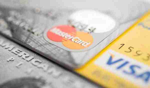 银行误转50万到储蓄卡，结果被信用卡自动扣走了，储户需负责任？