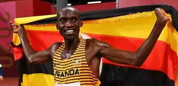 乌干达重奖奥运得牌选手，中长跑之王月入奖金是当地人均年收入两倍多！“跑路”举重选手将被以军队标准重罚