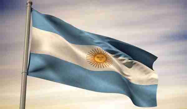 阿根廷比索8月“暴跌”25%，为何？无力偿还债务？怎么脱困？