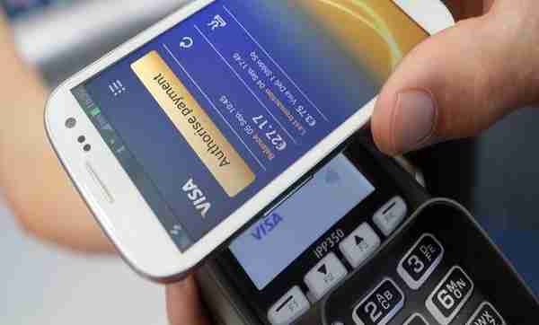 银行员工建议：有事没事可以多在手机银行里转转账，这是为什么？