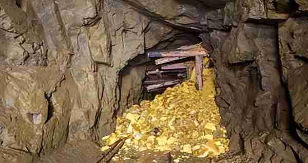 老农山洞捡百斤黄金，价值2000万，后来怎么样了？