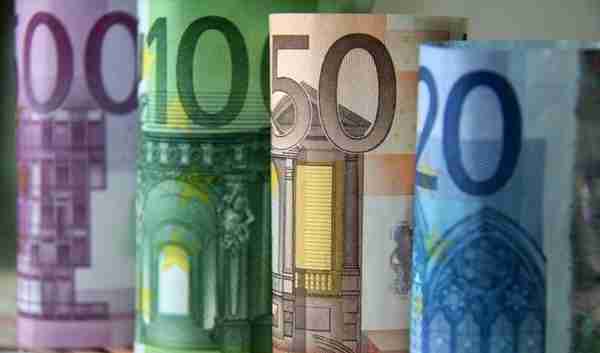西非15国将发行统一货币，美元霸权衰弱，人民币和欧元崛起？