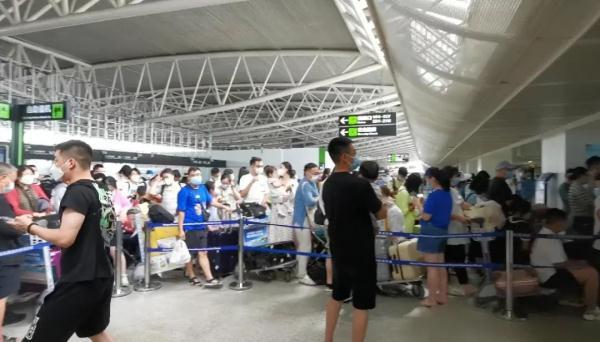 动车全部禁售！航班突然取消！从三亚回上海的旅客“坐上飞机又被叫下来”……