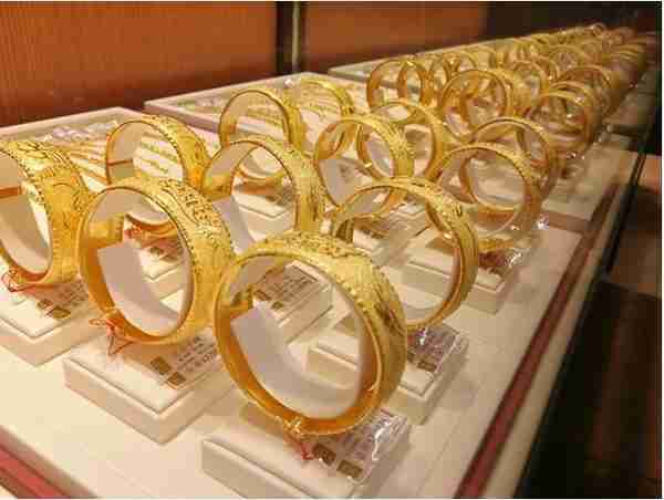 铂金价格仅为黄金的七成，为何铂金首饰却贵过金饰？