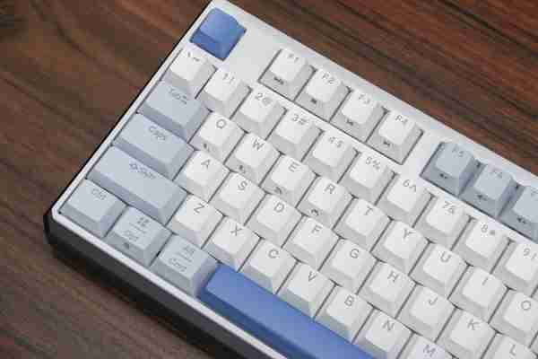 三模连接一年续航！杜伽K610w白光版机械键盘，零延迟堪比有线
