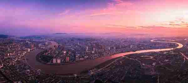 龙港市正式运行100天：全国首个“镇改市”，在春天里萌芽