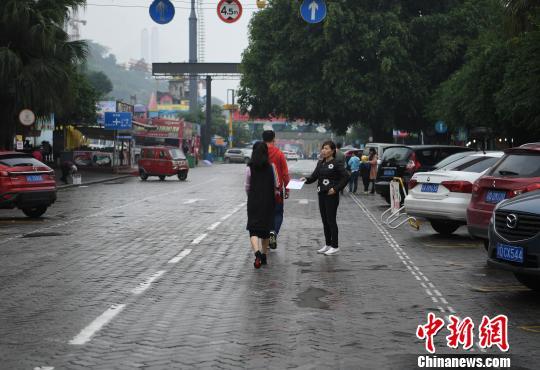 重庆“网红”景点洋人街国庆假期“遇冷”